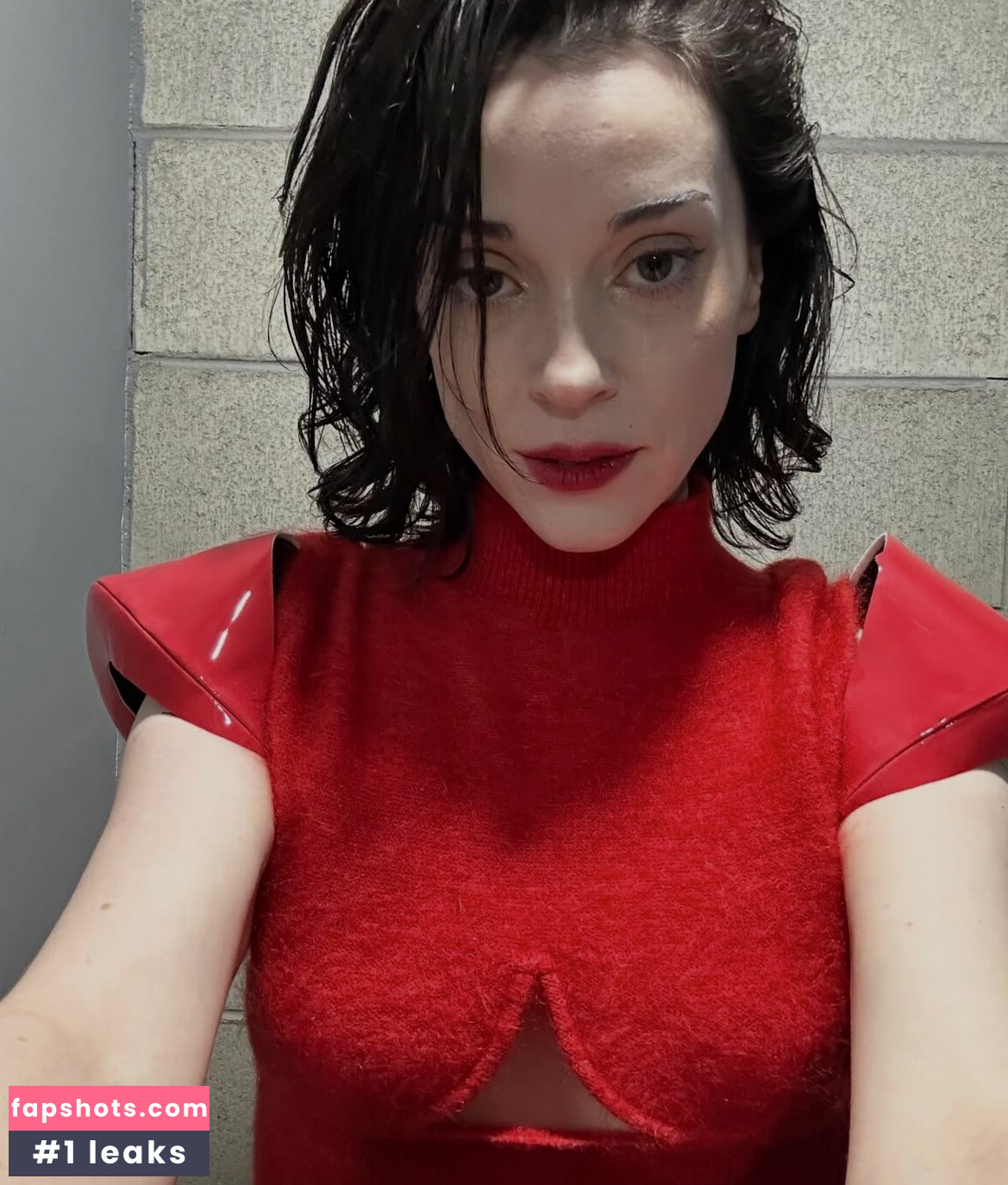 St Vincent gallery photo #11