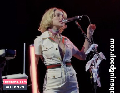 St Vincent Nahé úniky fotek pouze od fanoušků #33 - Fapshots