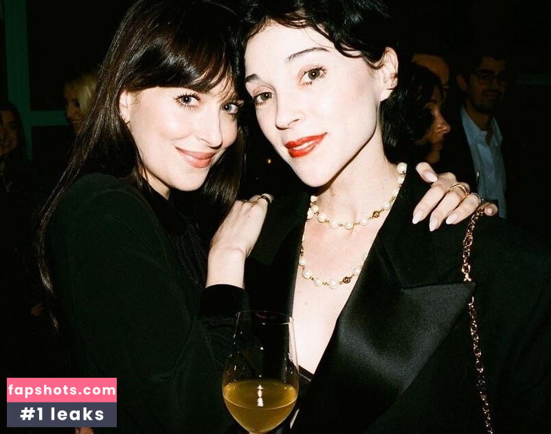 St Vincent Nahé úniky fotek pouze od fanoušků #35 - Fapshots