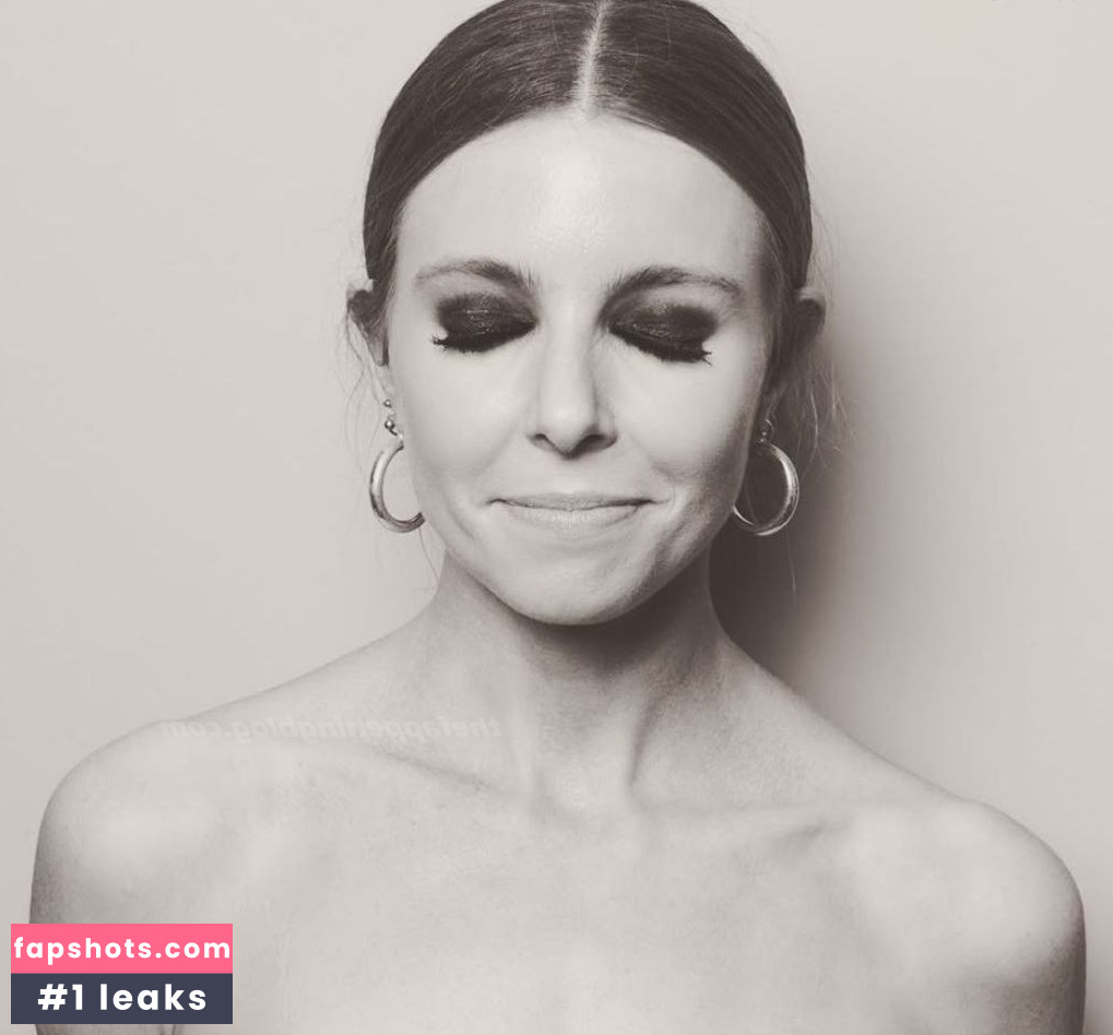 Stacey Dooley gallery photo #30