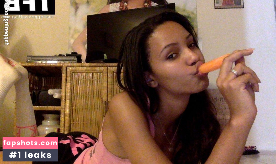 Staci Lyon gallery photo #35