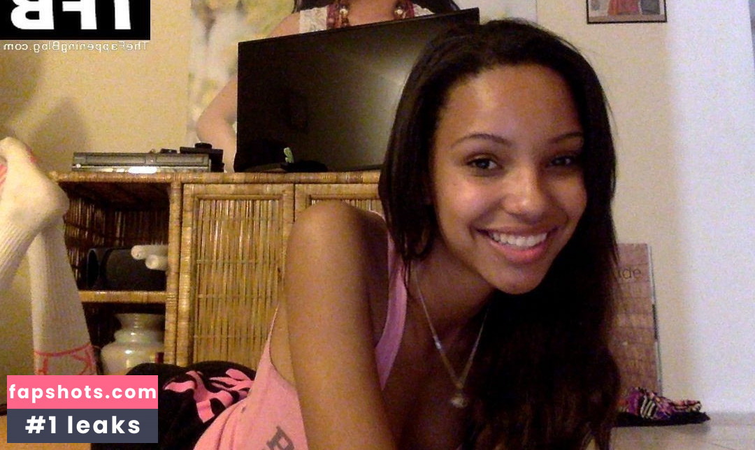 Staci Lyon nude babe gallery