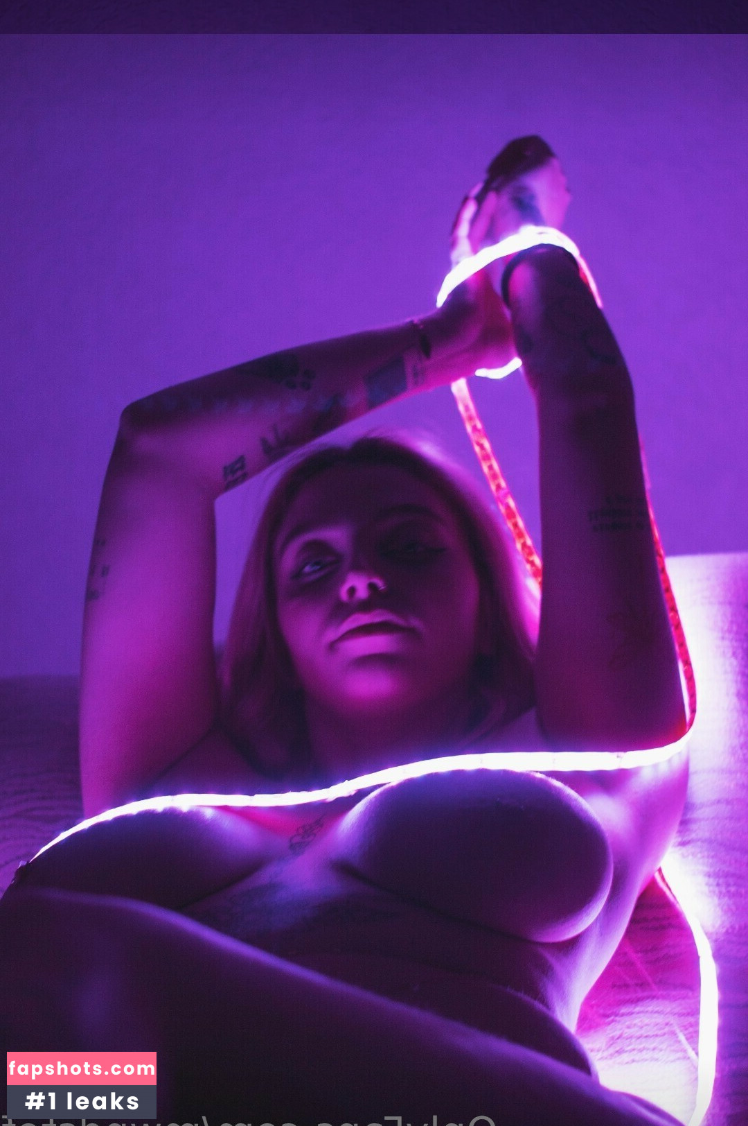 Stef Mwndstef gallery photo #60