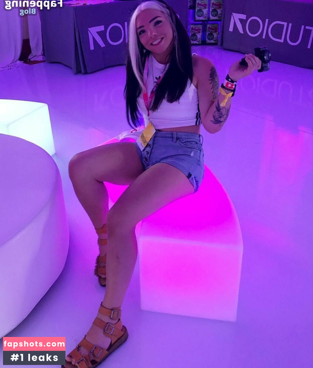 Stef Sanjati gallery photo #26