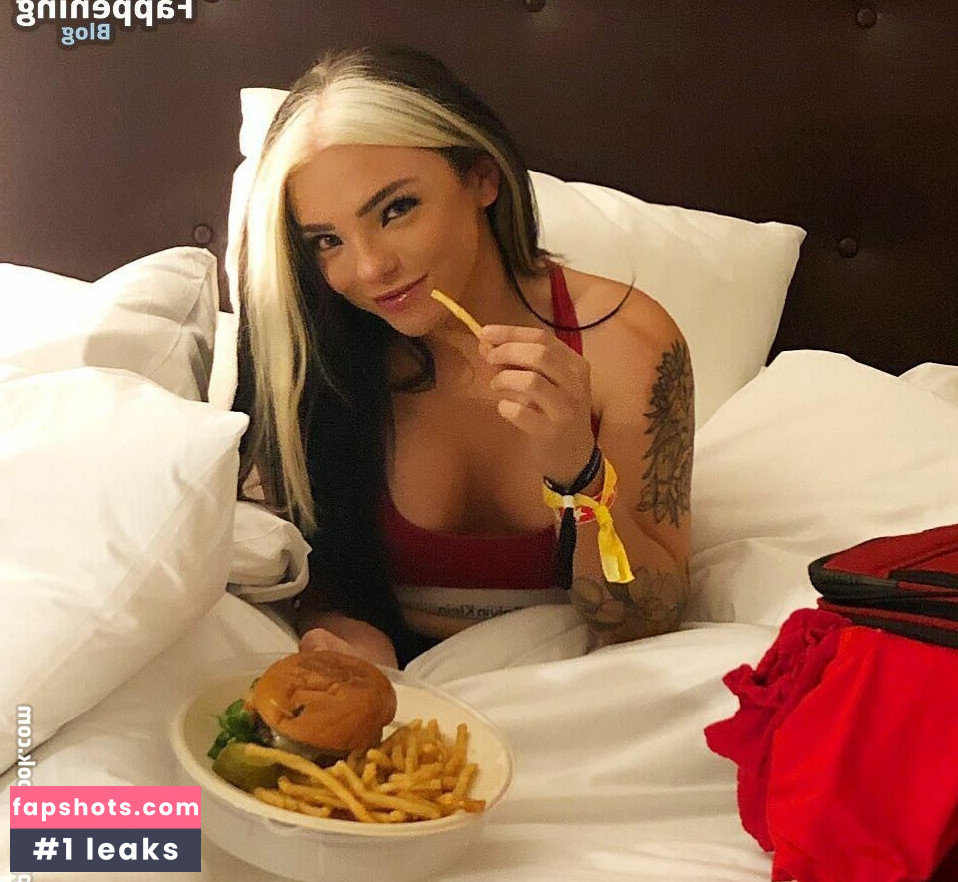 Stef Sanjati gallery photo #27