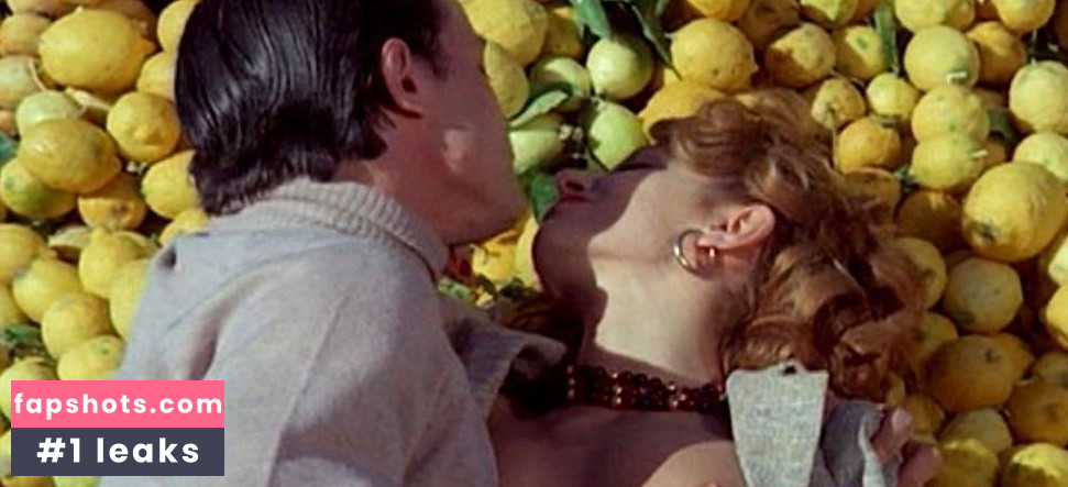 Stefania Casini gallery photo #20