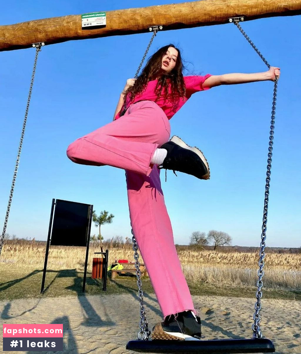 Stefania Deriabina gallery photo #140