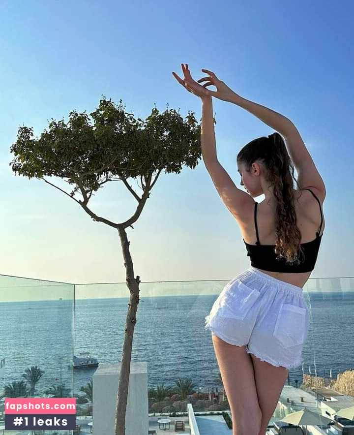 Stefania Deriabina gallery photo #157