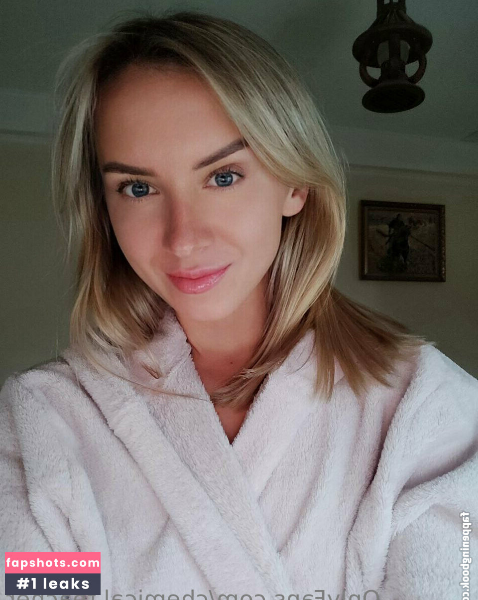 Stefania gallery photo #24