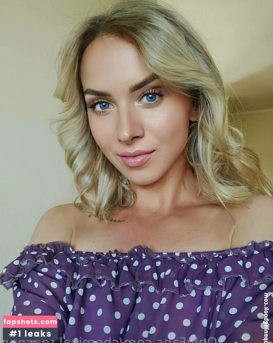 Stefania gallery photo #5