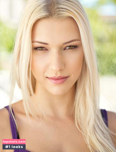 Stefanie Michova Filtración Desnuda OnlyFans Foto #2 - Fapshots