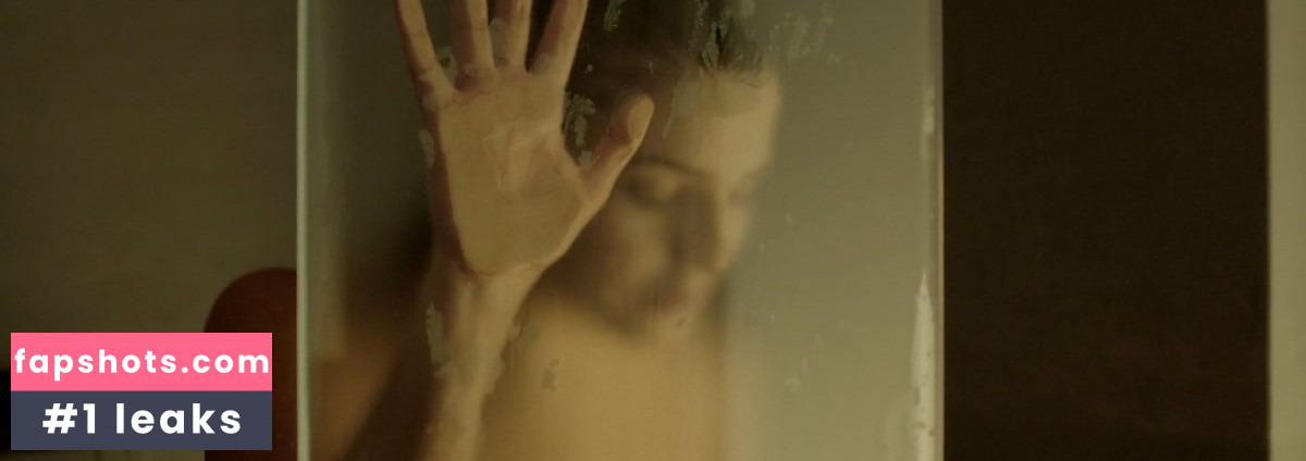 Stefanie Scott gallery photo #35