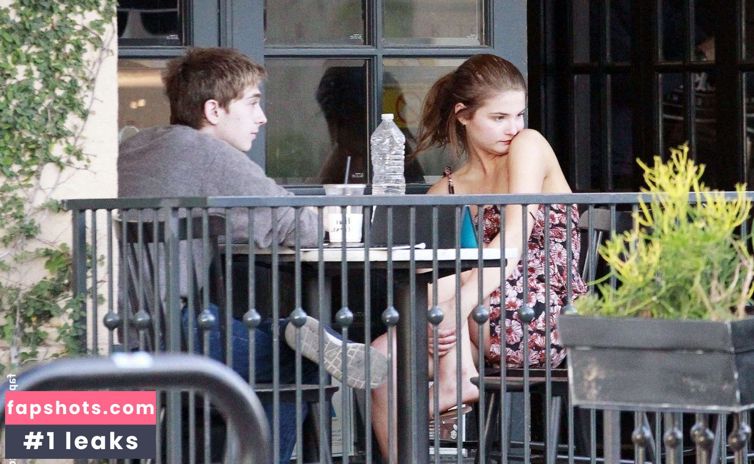 Stefanie Scott gallery photo #40