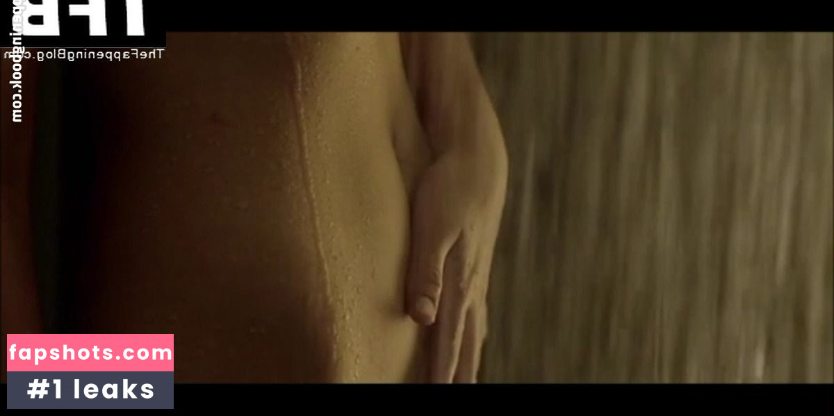 Stefanie Scott gallery photo #8