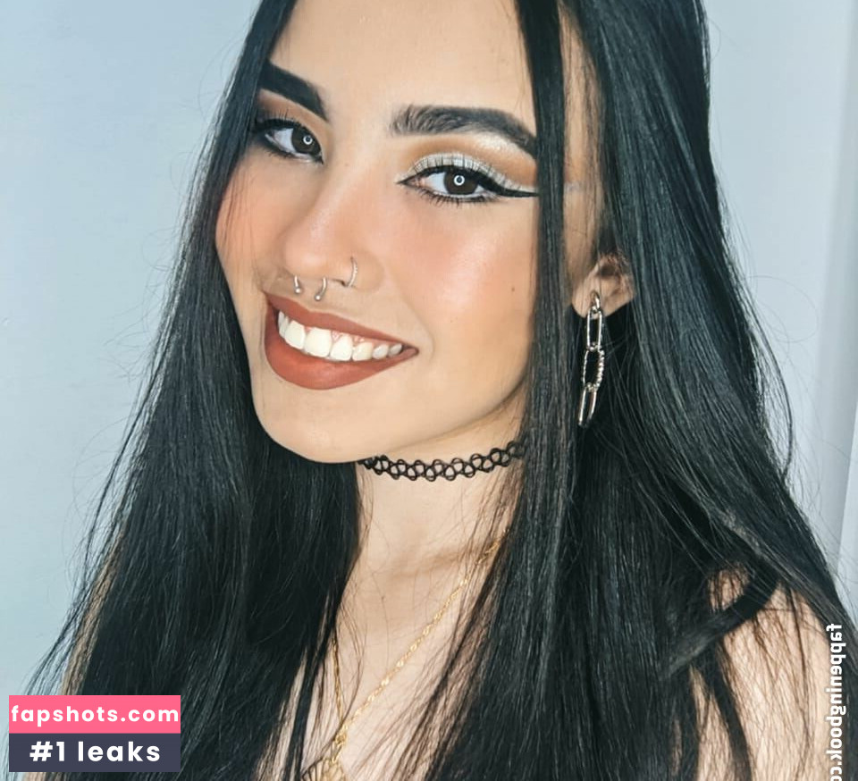 Stefanye Matsuda gallery photo #7