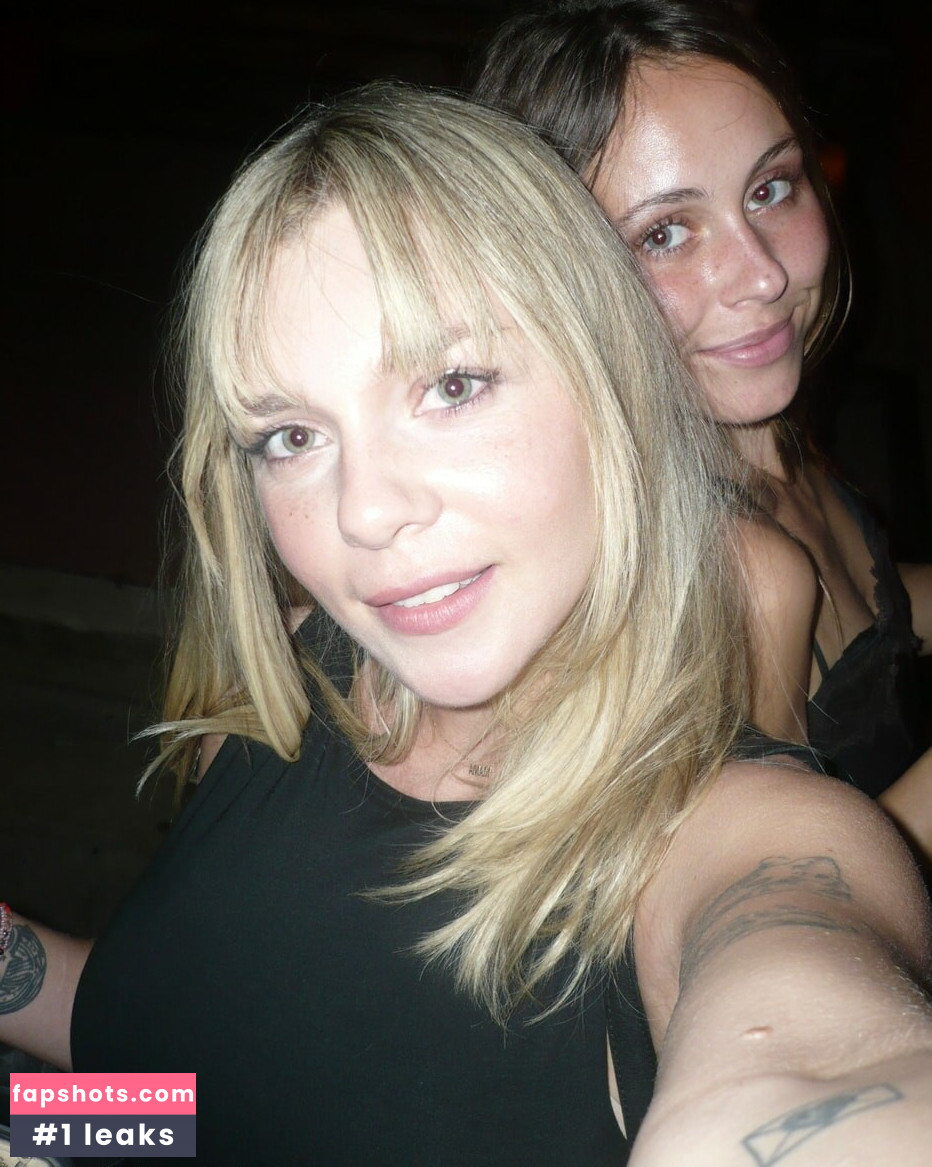 Stella Barey gallery photo #32