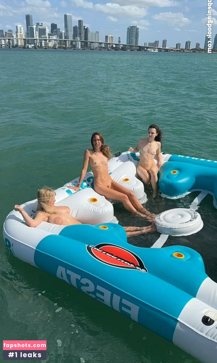 Stella Barey gallery photo #38