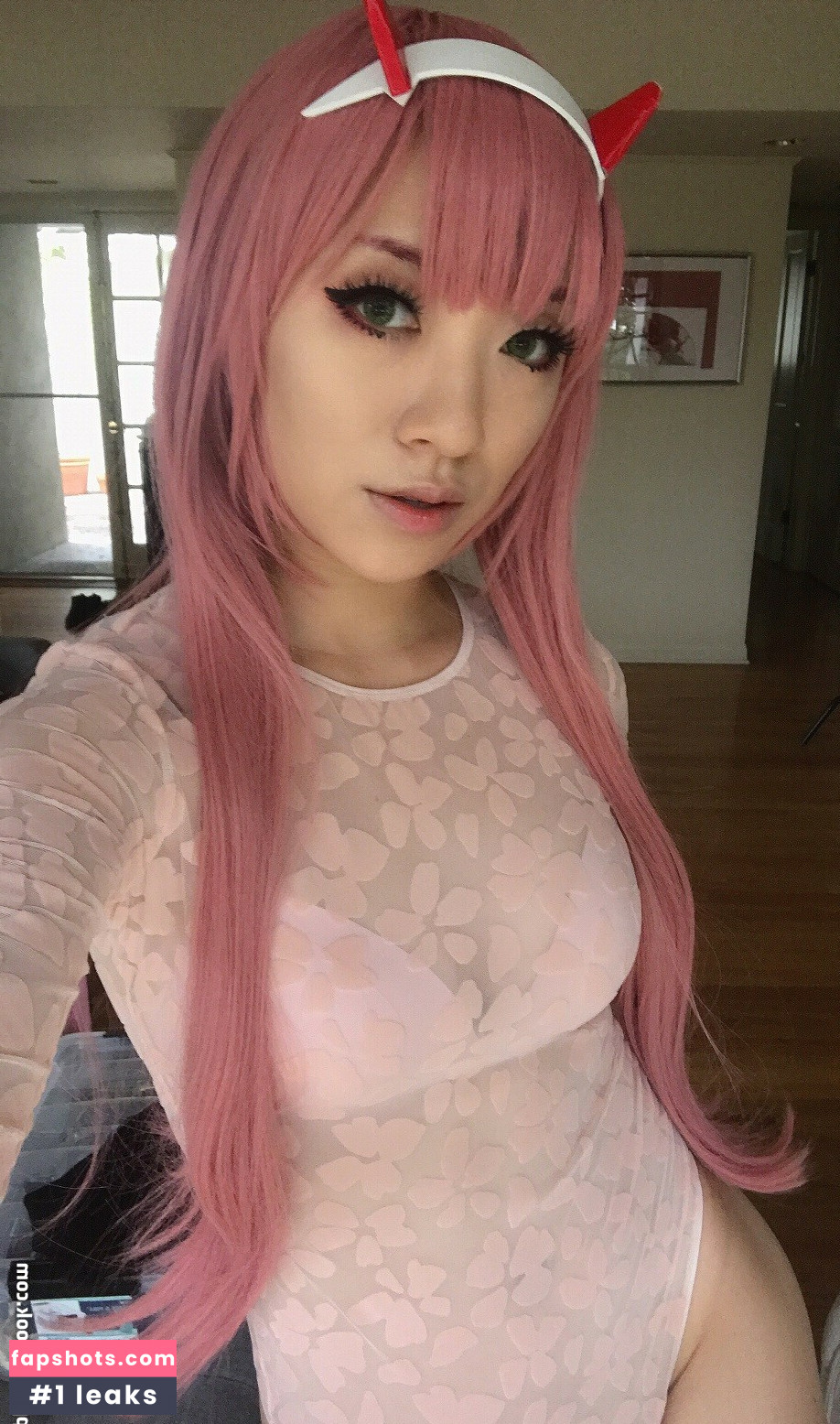 Stella Chu gallery photo #31