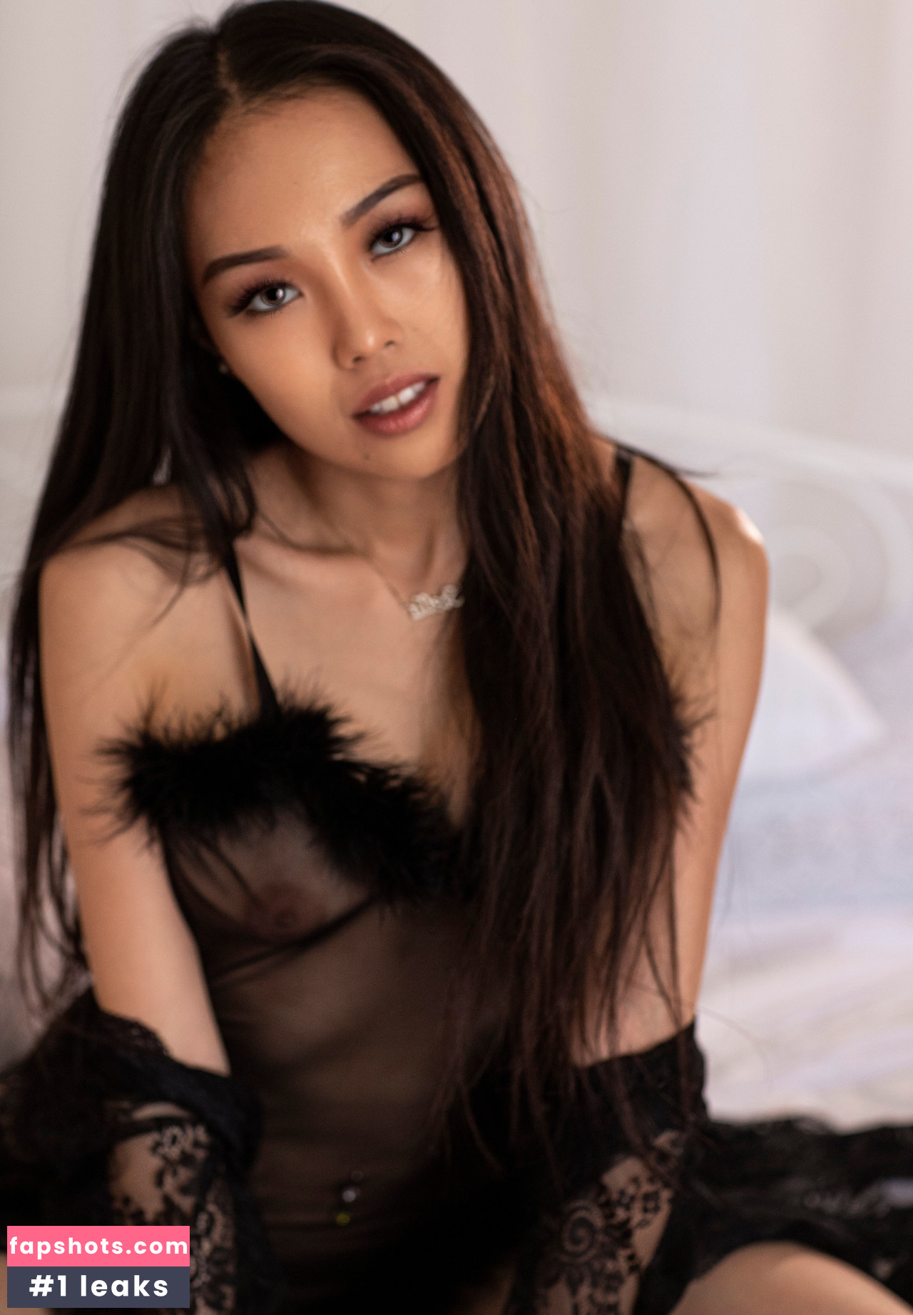 Stella J gallery photo #18