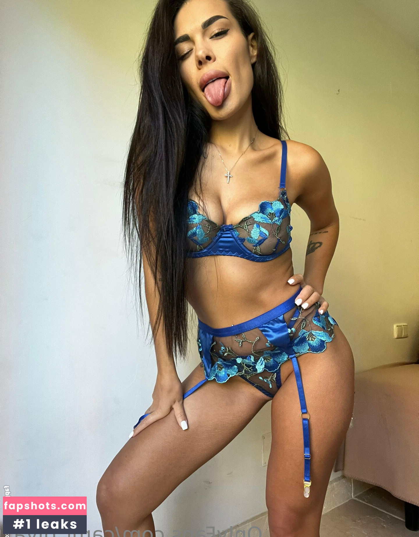 stella_marlow gallery photo #13