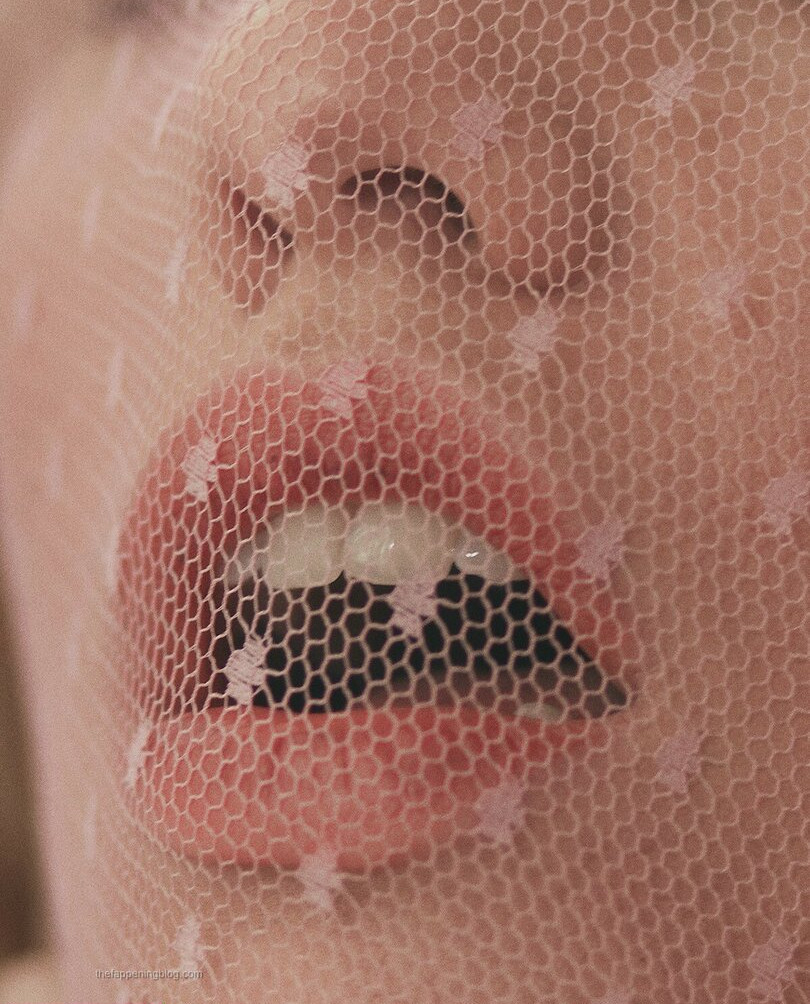 stella-maxwell gallery photo #1111