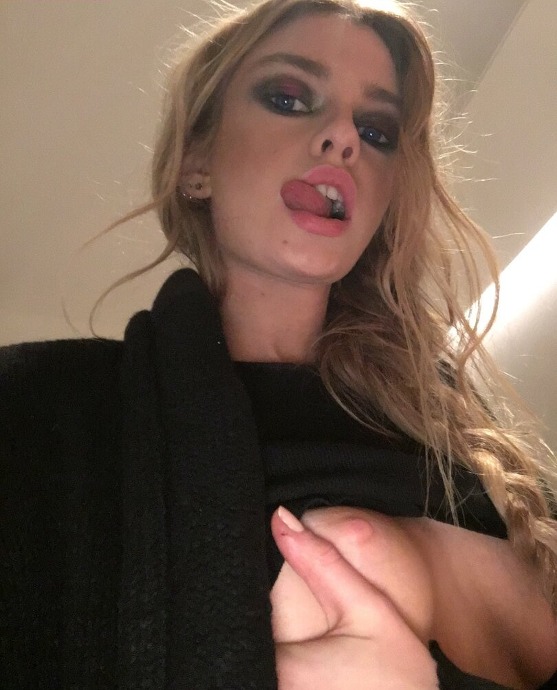 stella-maxwell gallery photo #1144