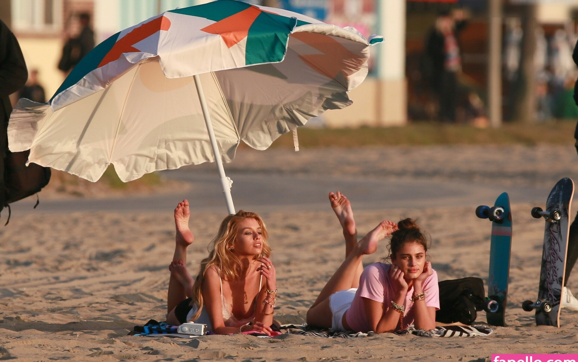 stella-maxwell gallery photo #181