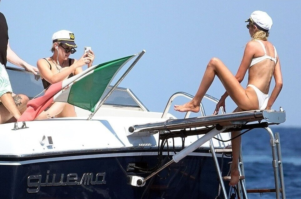 stella-maxwell gallery photo #204