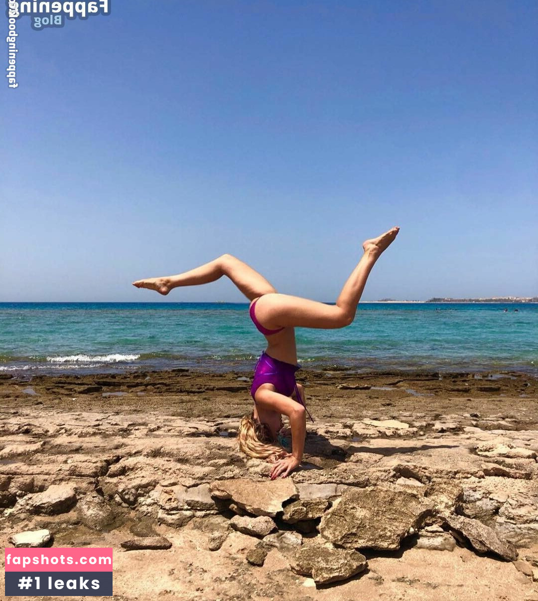 Stella Stegmann gallery photo #17