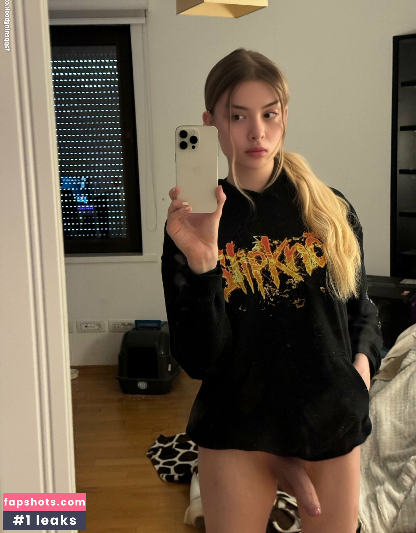 Stella Sunshine gallery photo #3