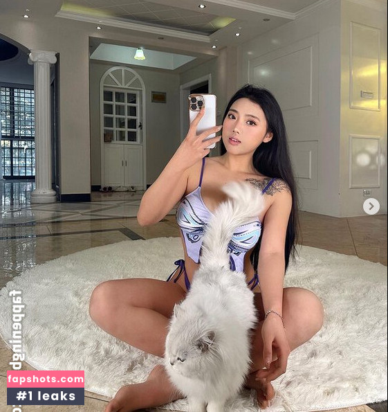 Stella Xu gallery photo #24