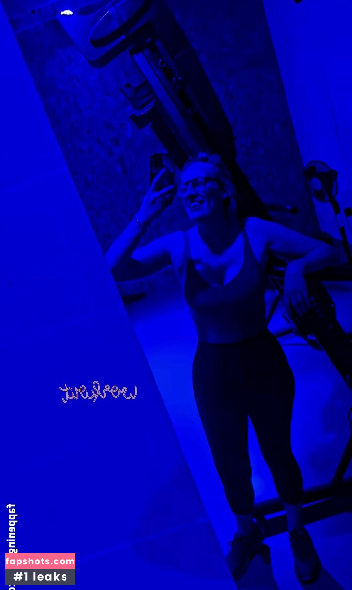 Steph McGovern gallery photo #16