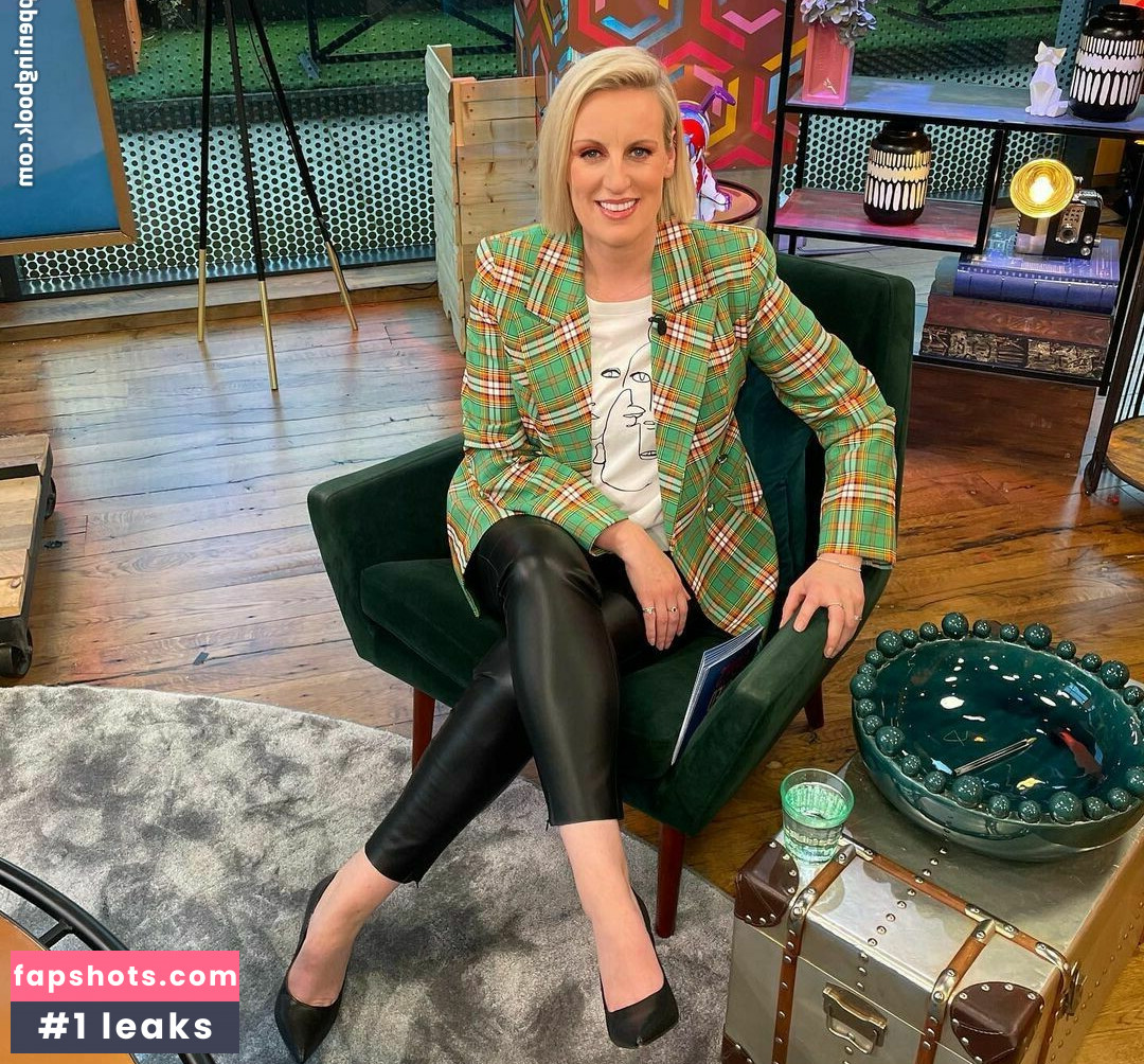 Steph McGovern gallery photo #7