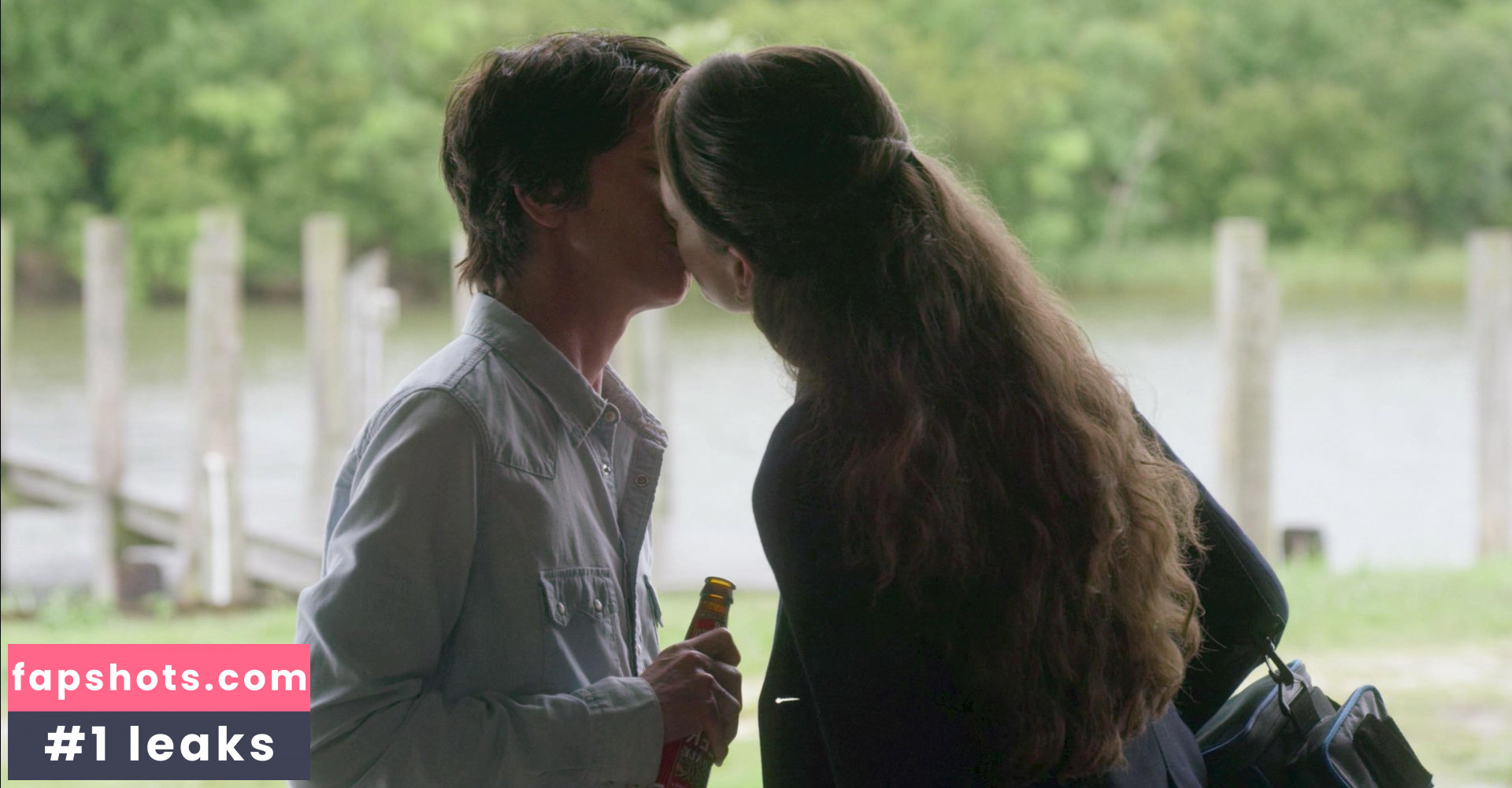 Stephanie Allynne gallery photo #11