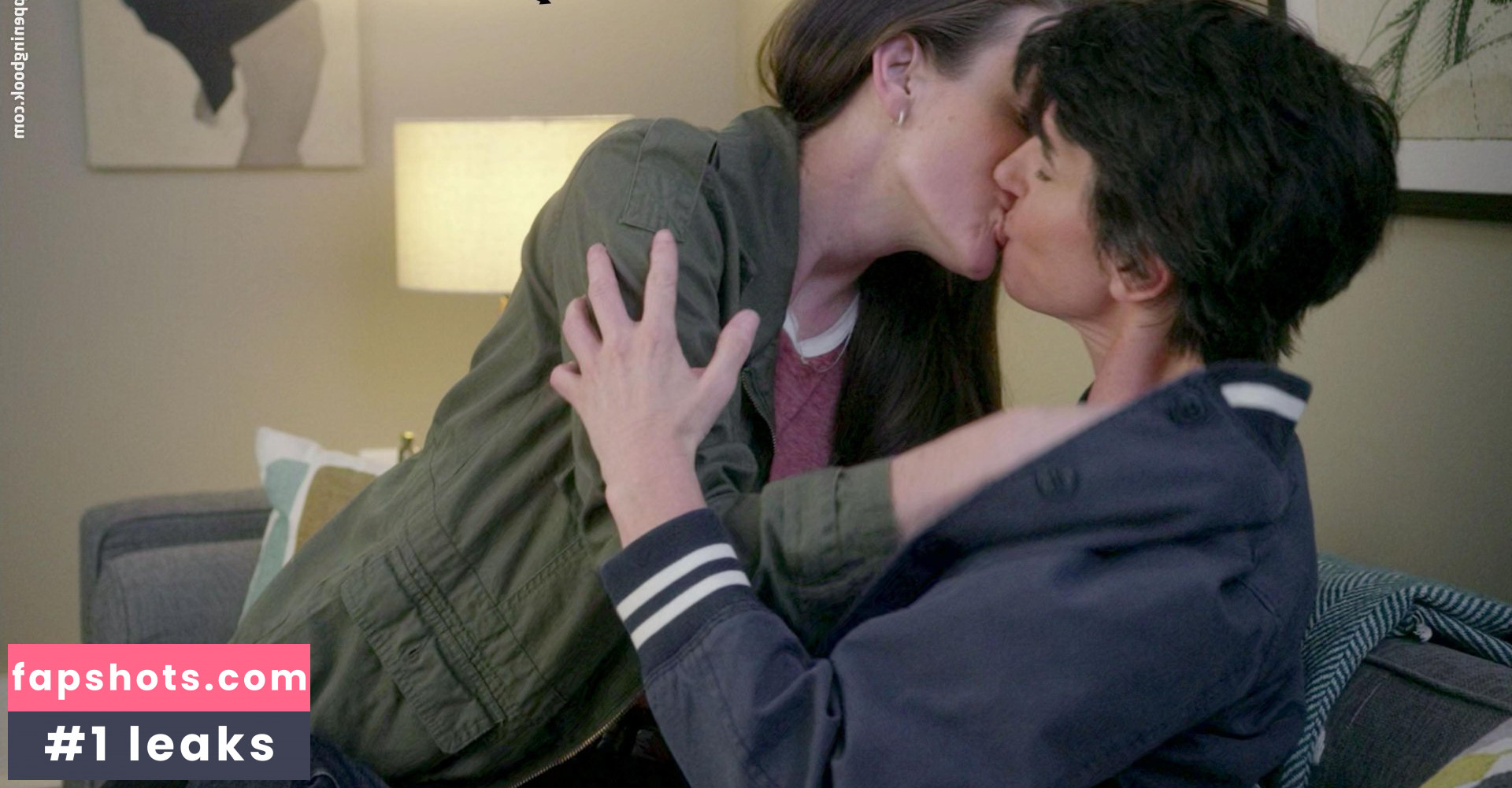 Stephanie Allynne gallery photo #10