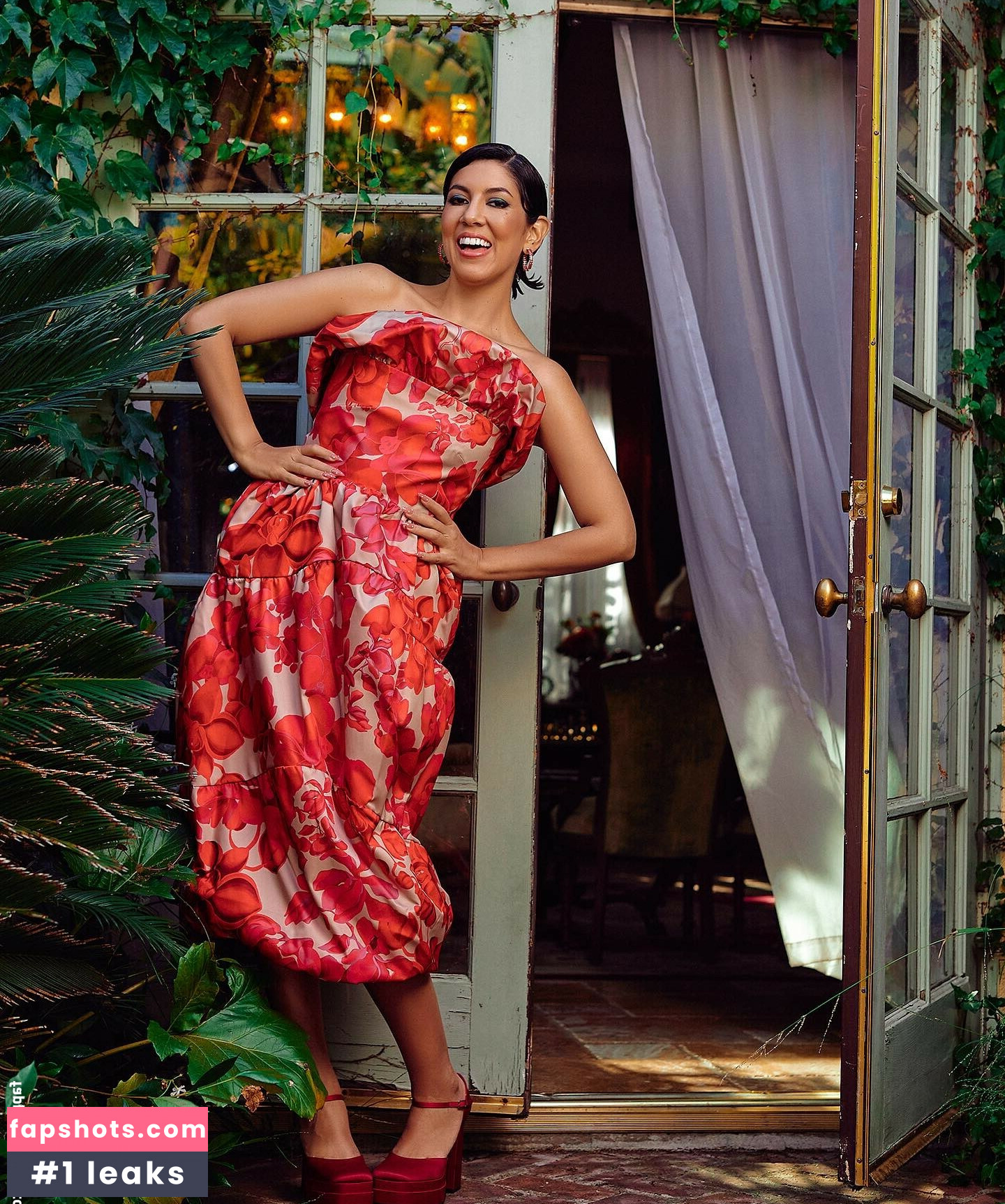 Stephanie Beatriz gallery photo #112