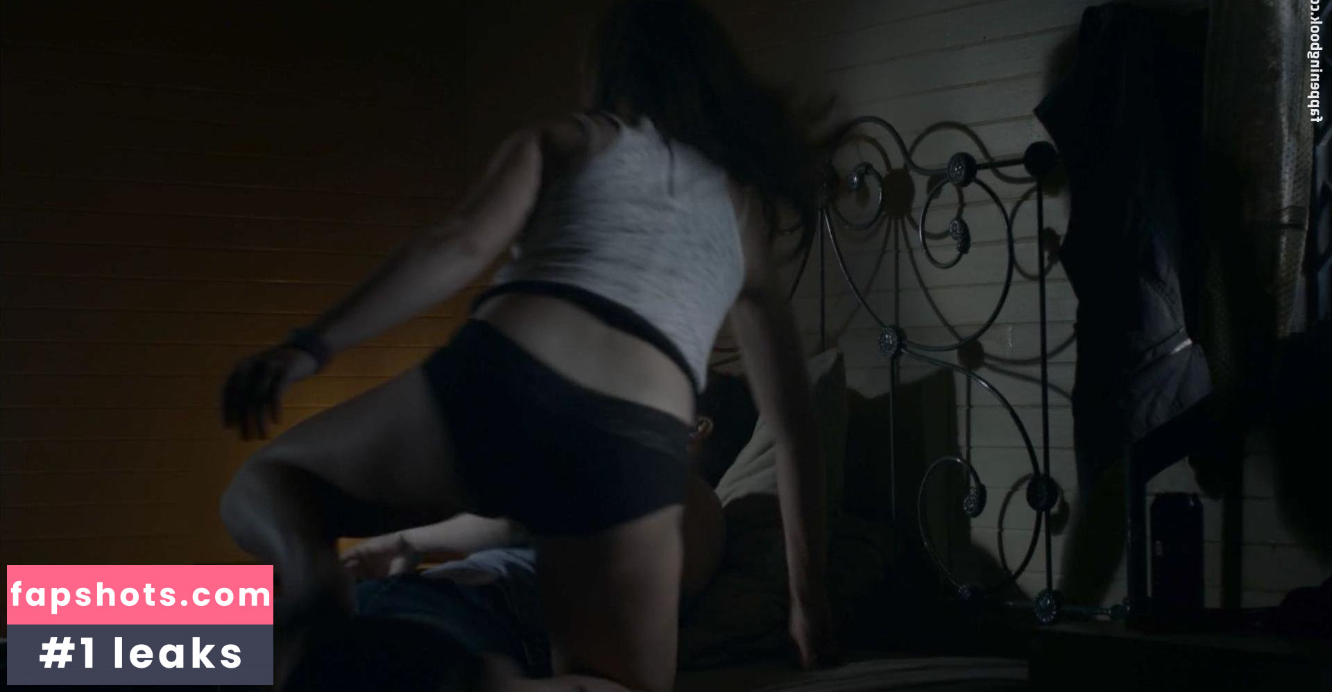 Stephanie Bennett nude babe gallery