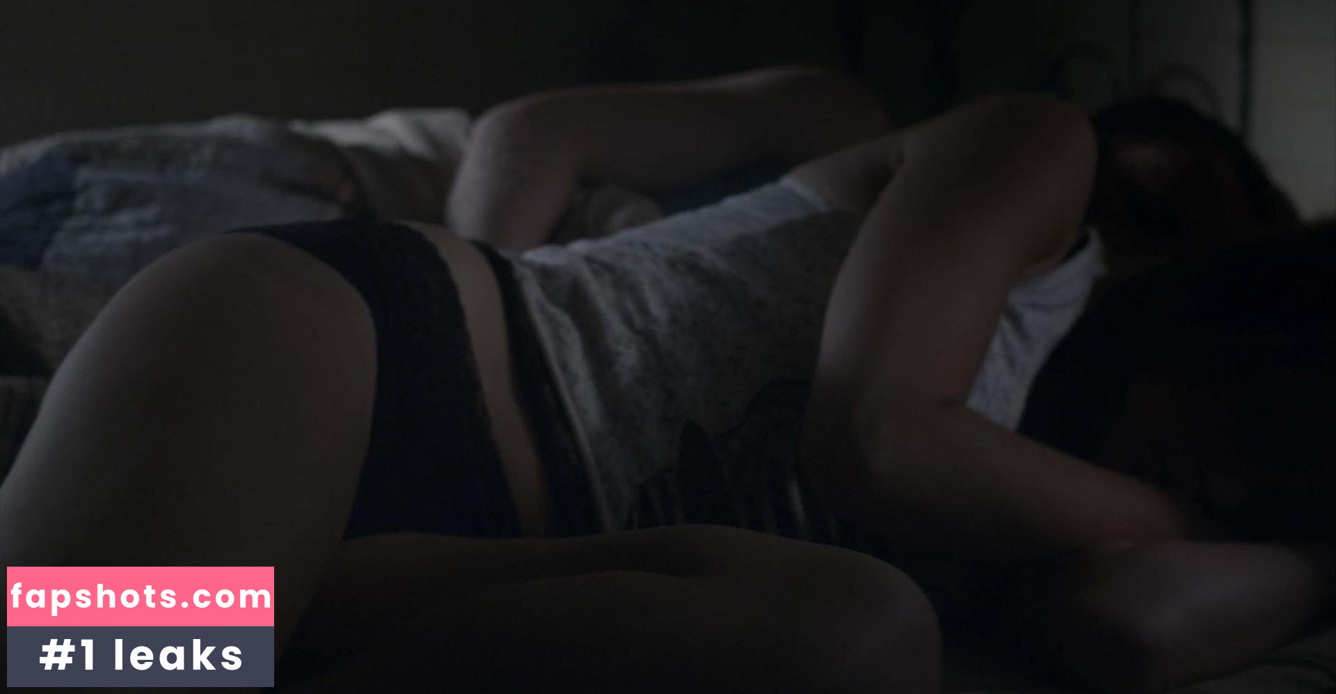 Stephanie Bennett gallery photo #18