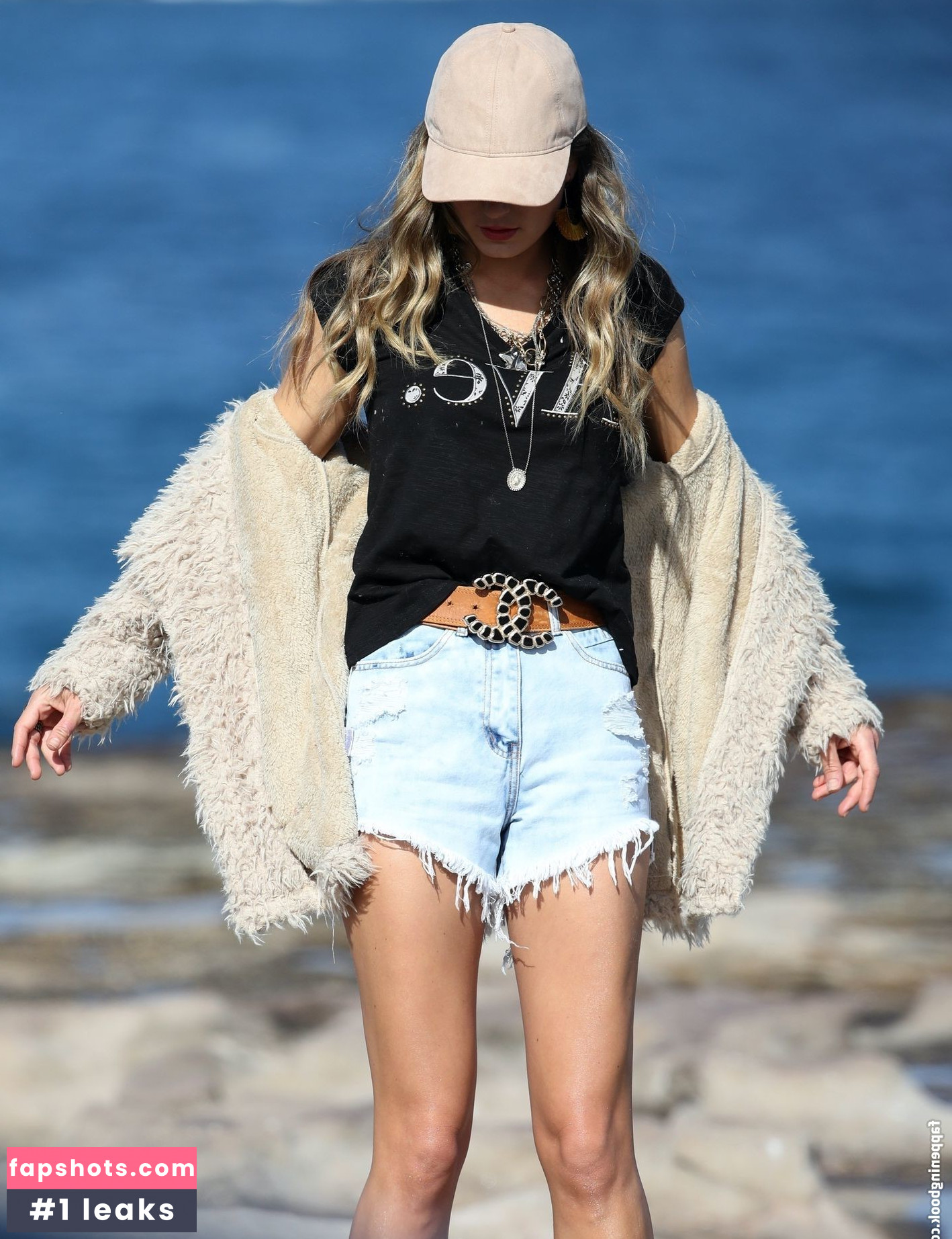 Stephanie Claire Smith gallery photo #34