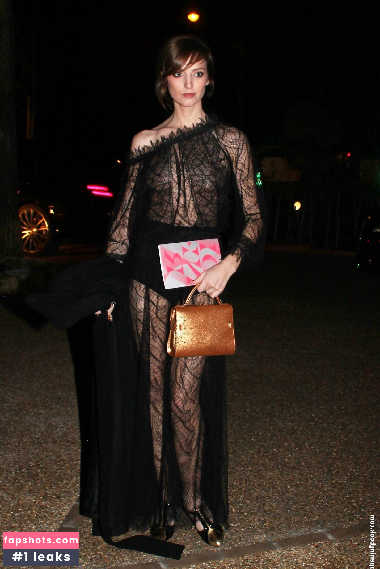 Stéphanie Crayencour gallery photo #14