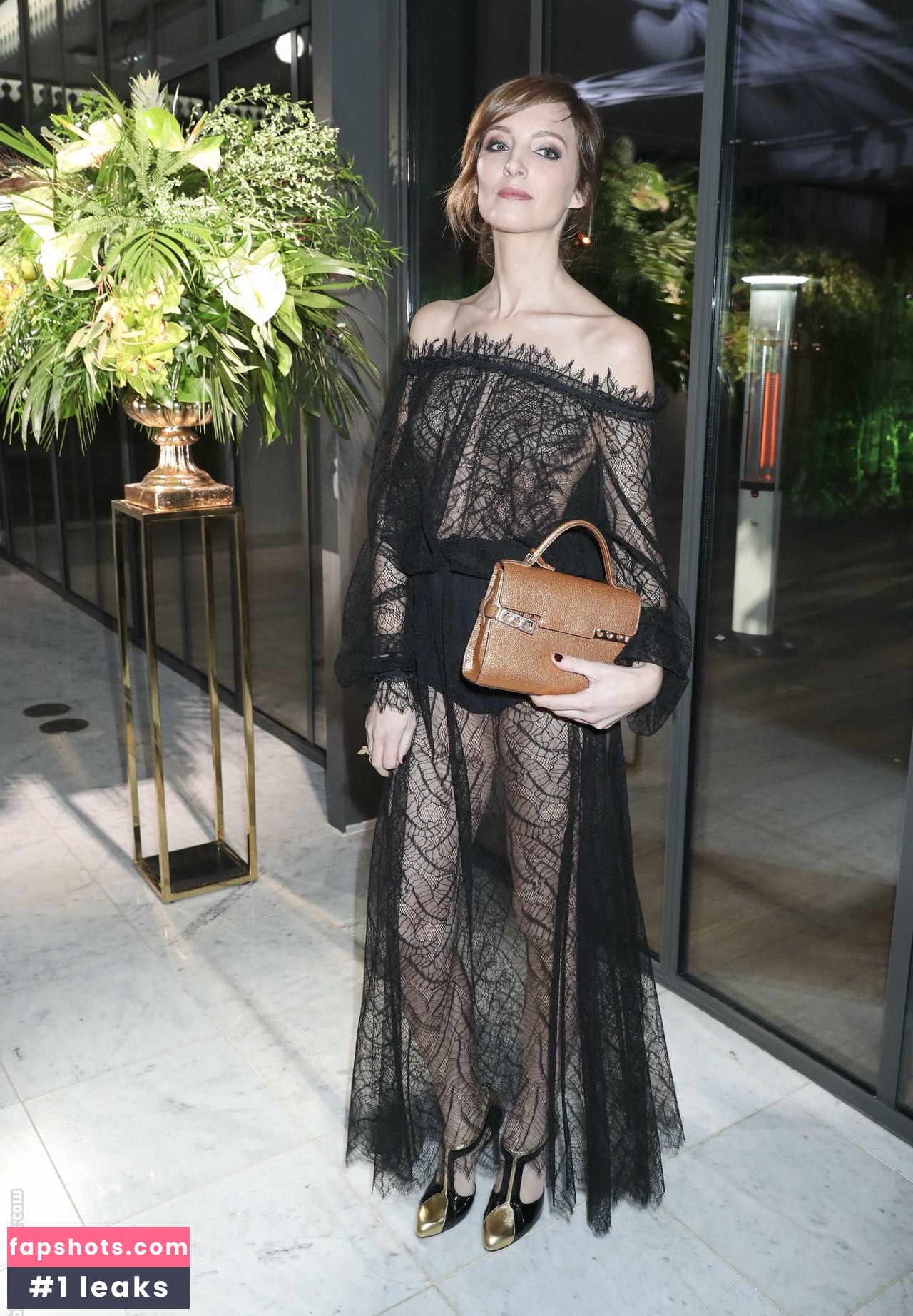 Stéphanie Crayencour gallery photo #19