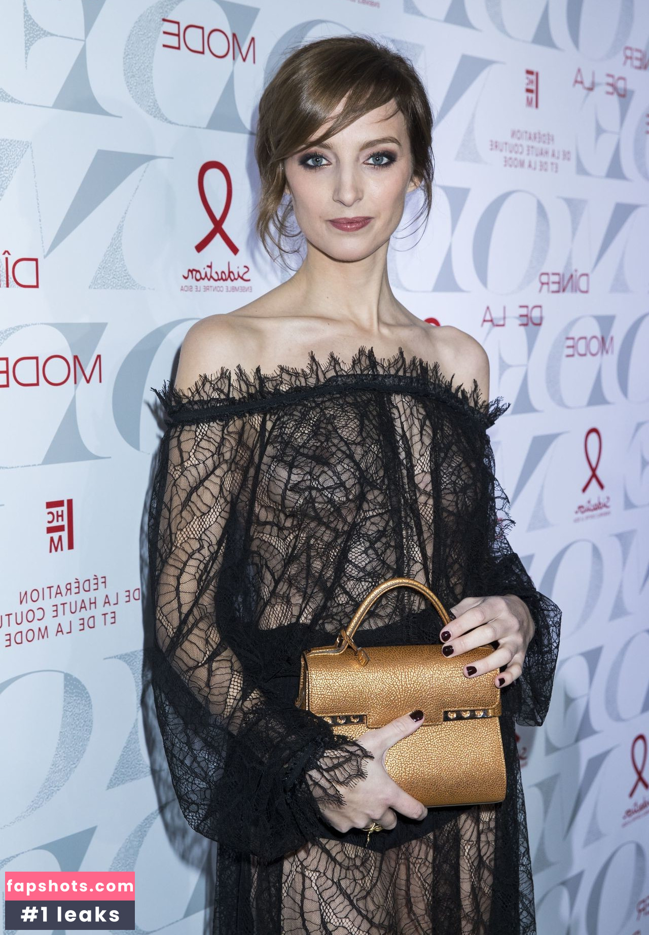 Stéphanie Crayencour nude babe gallery