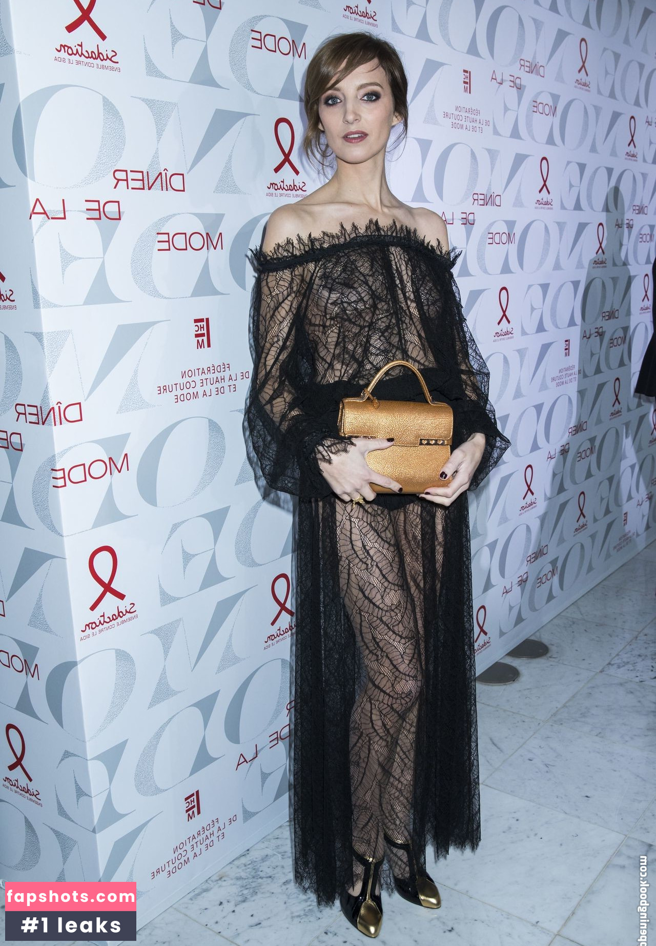 Stéphanie Crayencour gallery photo #22