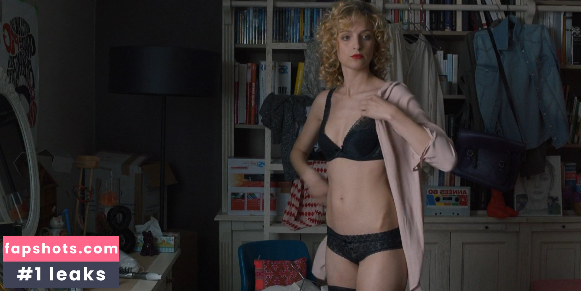 Stéphanie Crayencour gallery photo #33