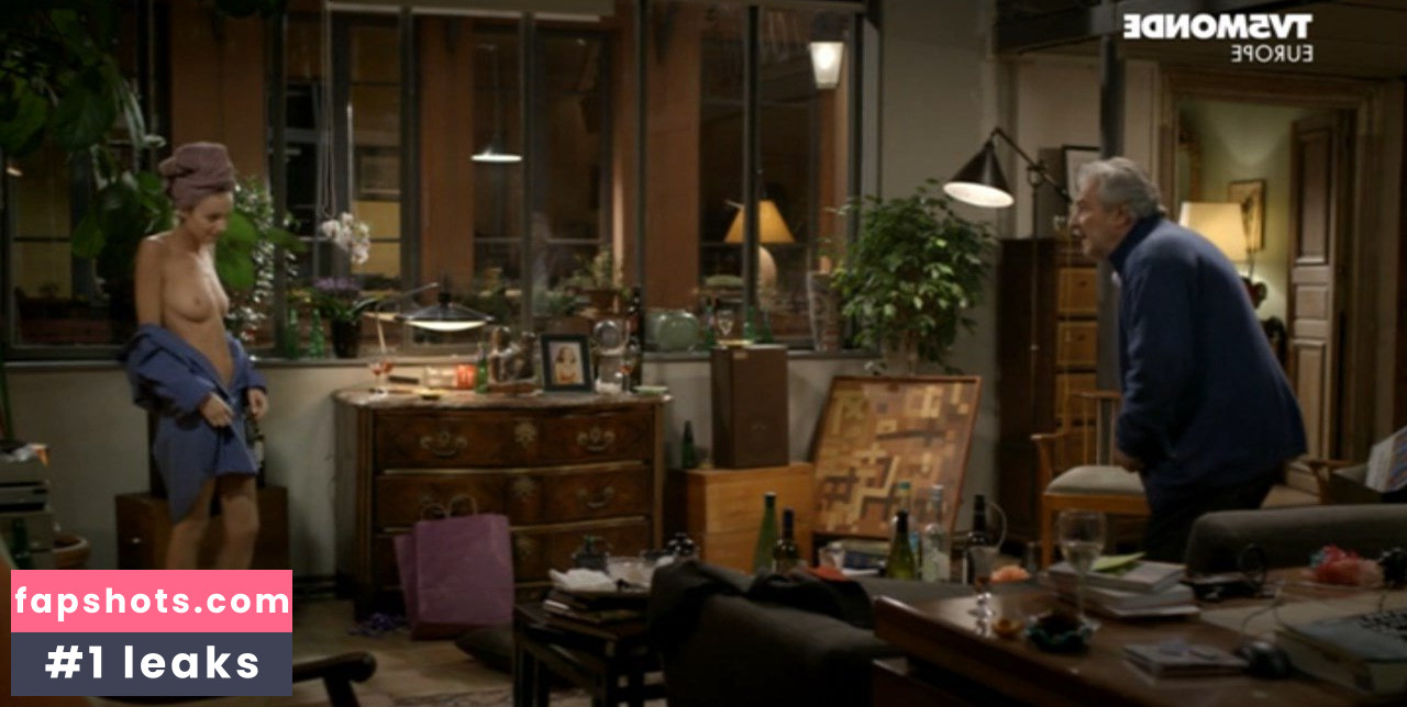 Stéphanie Crayencour gallery photo #34