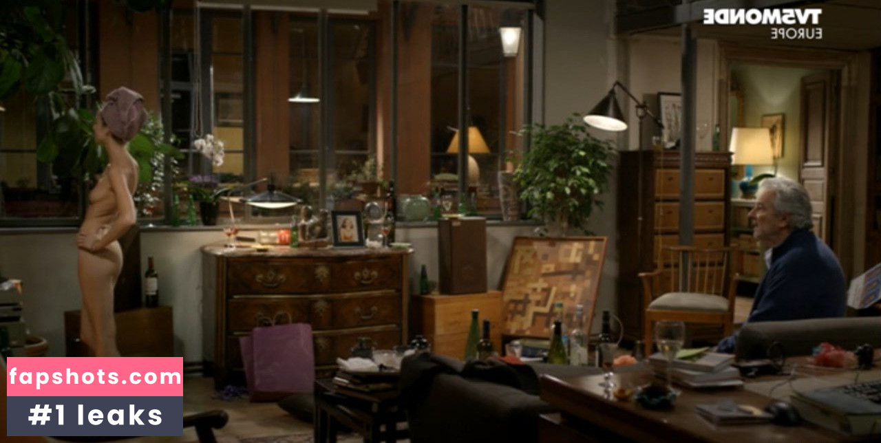 Stéphanie Crayencour gallery photo #35