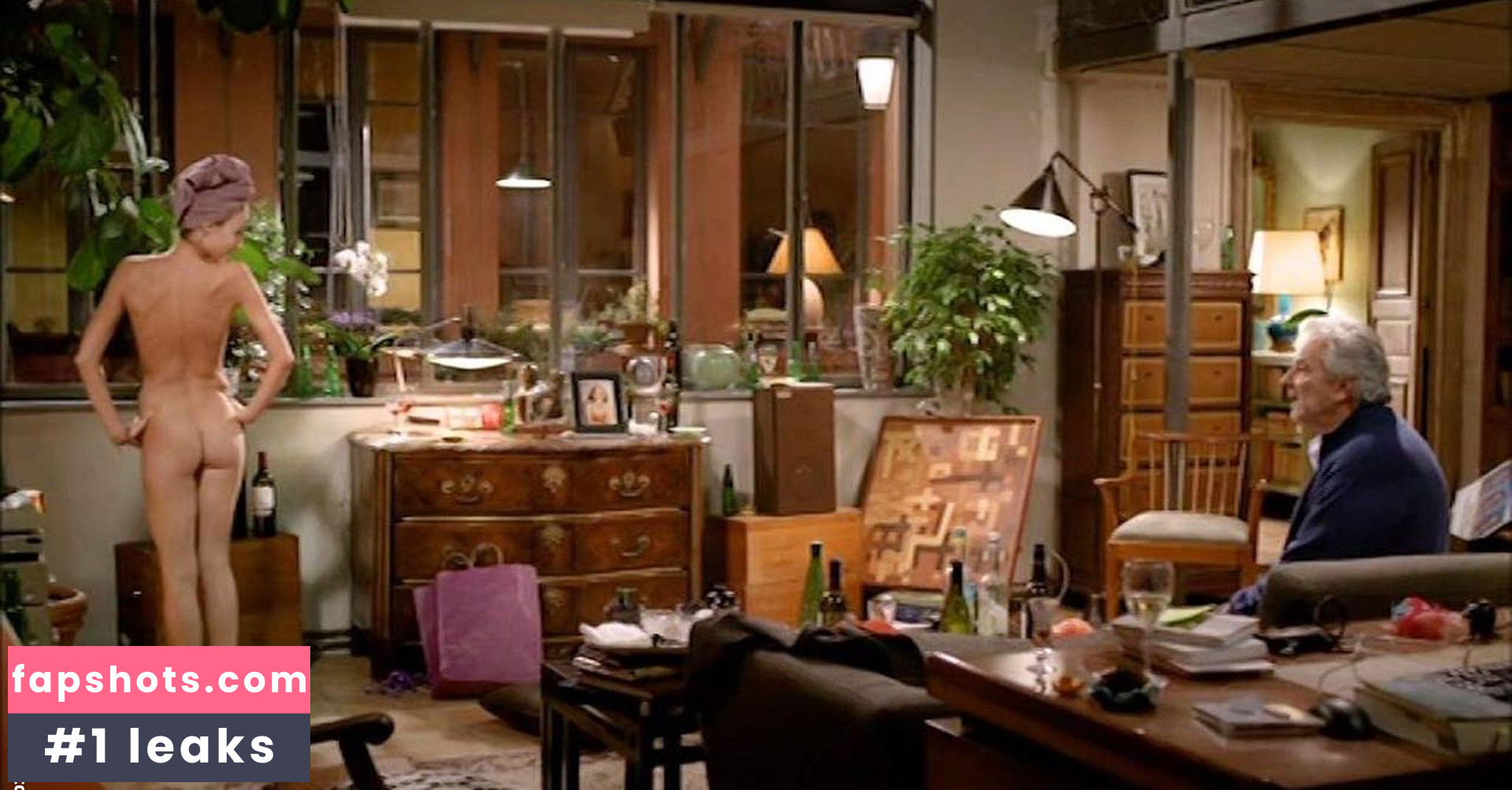 Stéphanie Crayencour gallery photo #9