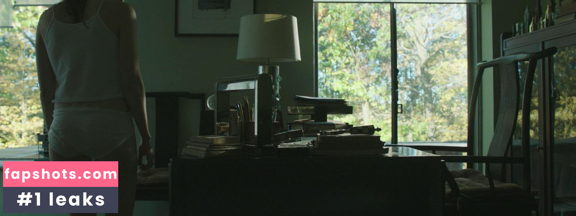 Stephanie Ellis gallery photo #12