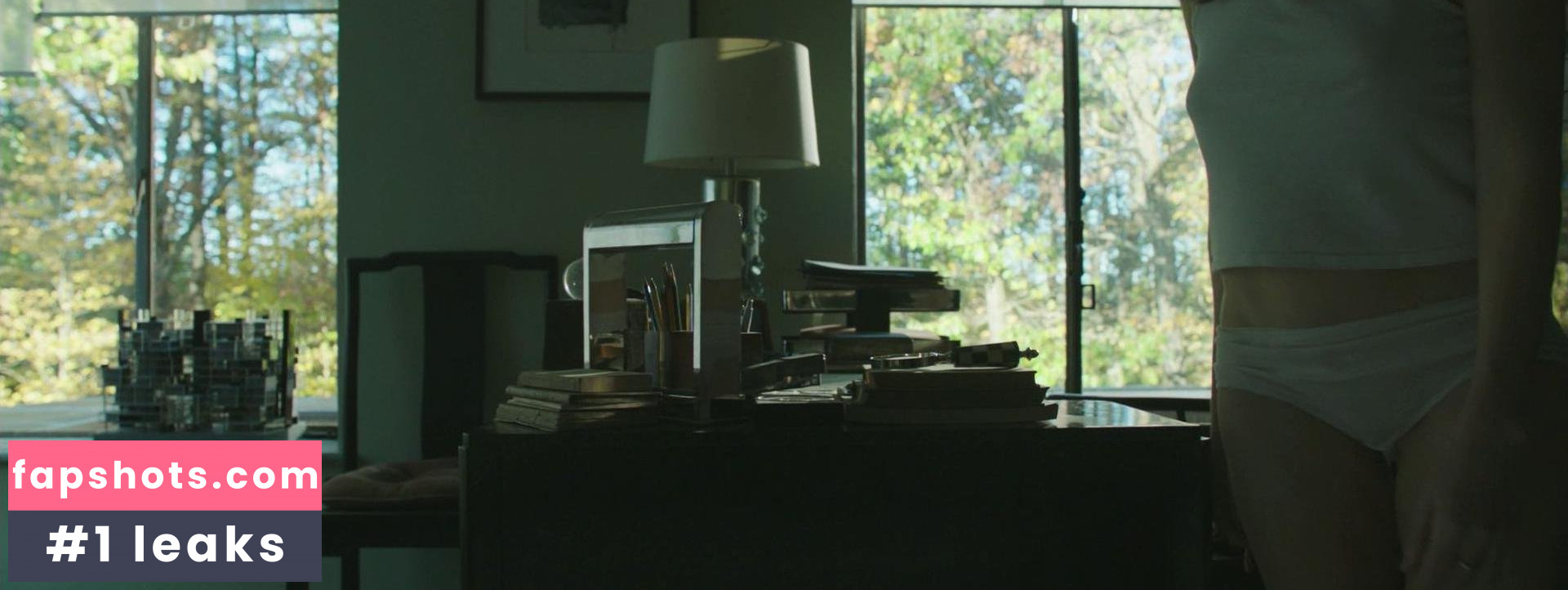 Stephanie Ellis gallery photo #14