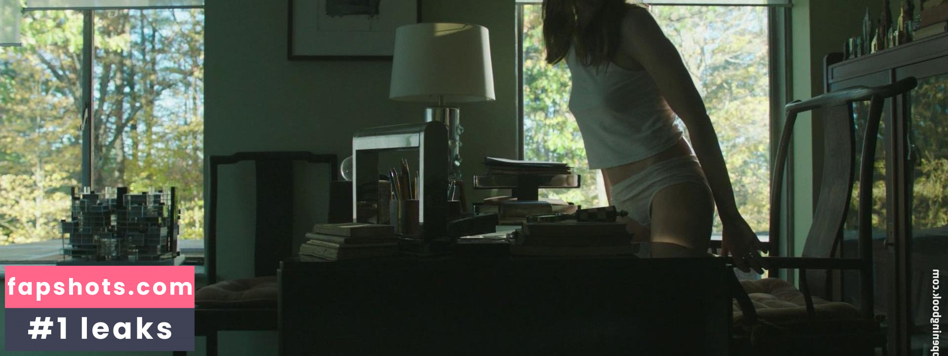 Stephanie Ellis gallery photo #15